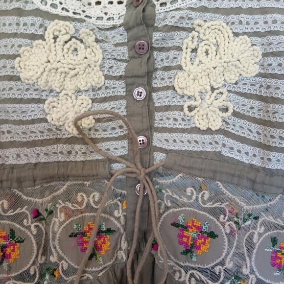 CLEARANCE SALE!!  Cream and Tan Embroidered Bell Sleeve Blouse - Picture 3 of 14